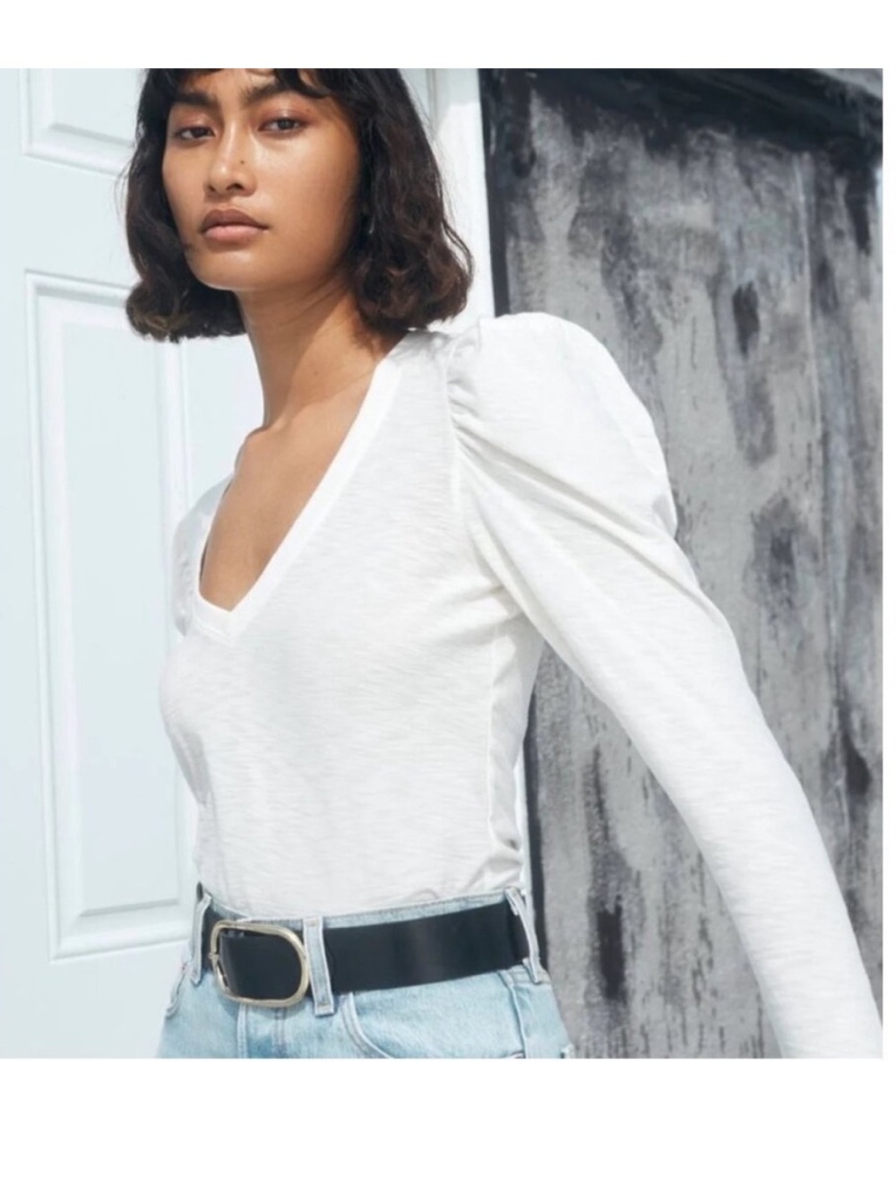 NEW Nation LTD V-neck long-sleeve tee gathered puff shoulders White Beige Size M